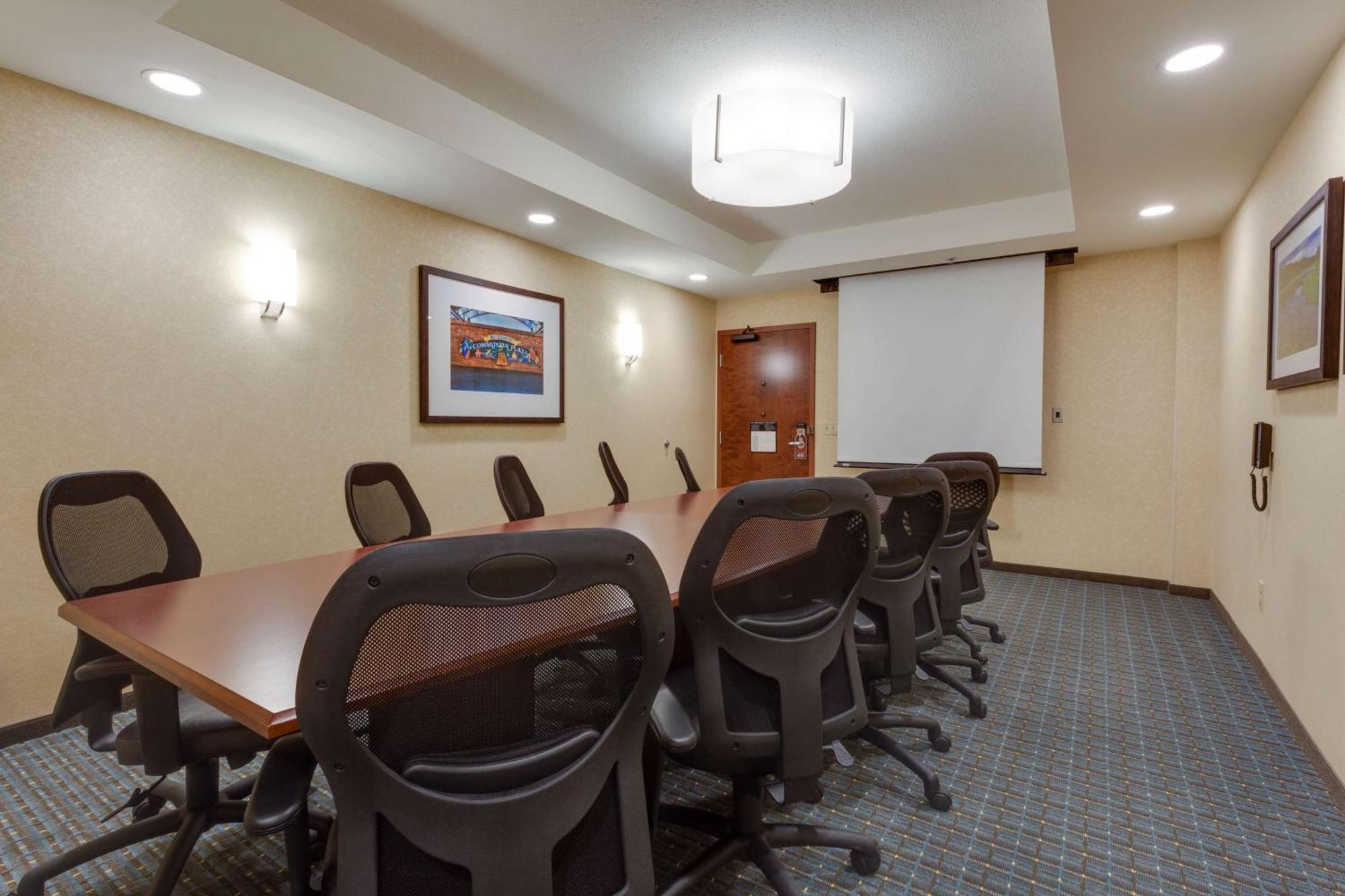 Drury Inn & Suites Ґейнсвілл Екстер'єр фото